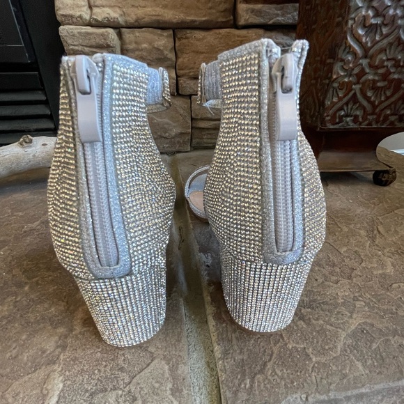 NWB Top Moda prom or homecoming, formal heels, size 9 - Picture 2 of 4